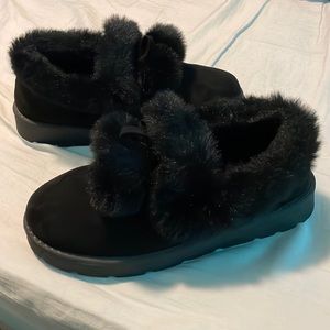 All Black Winter Booties w/fur 🖤